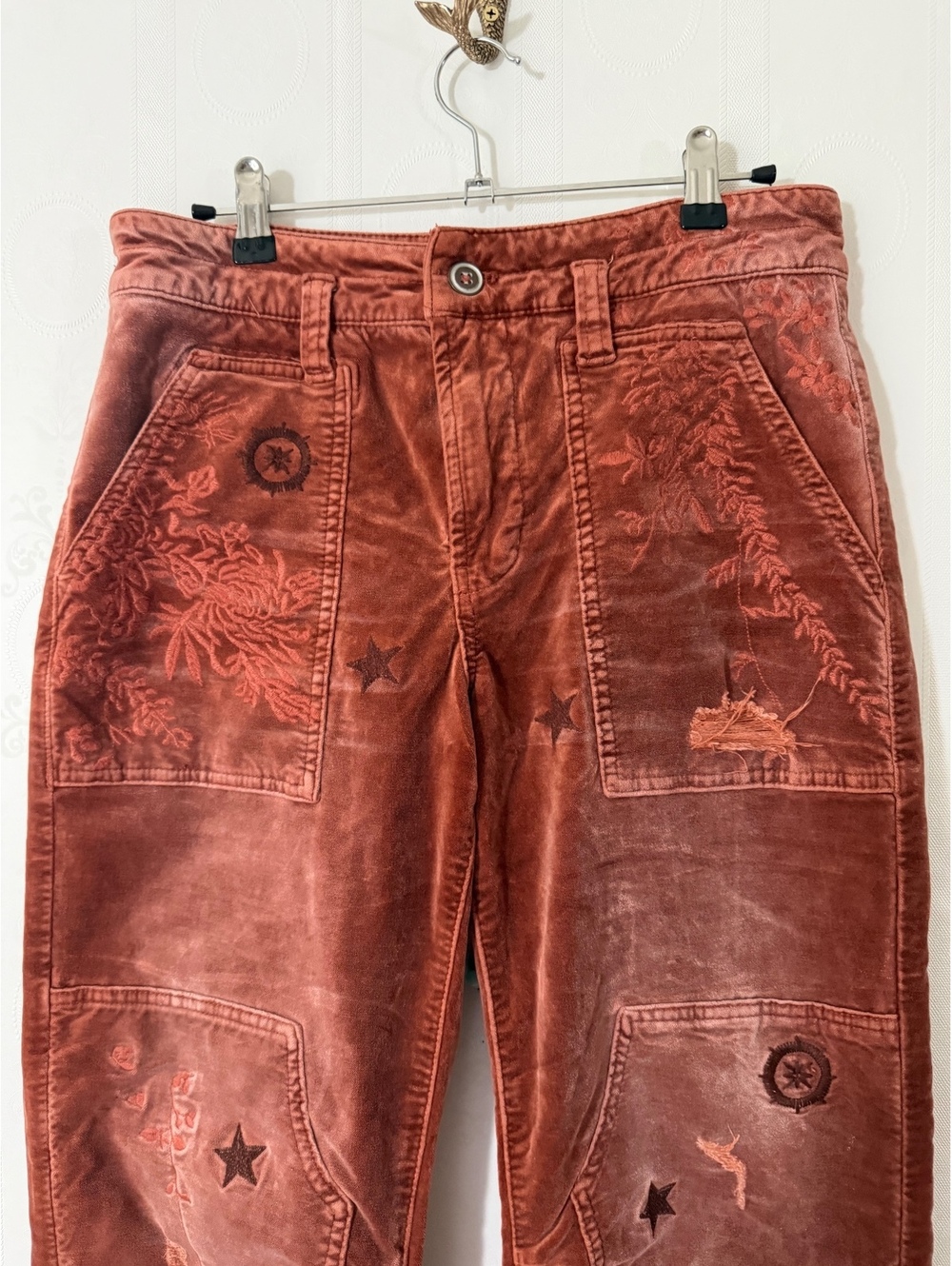 Pilcro the Wanderer Embroidered Trousers | Size 29 (US 8) - Picture 4 of 8
